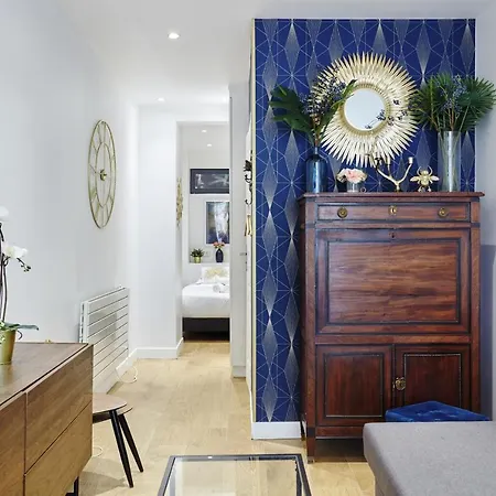 Centre De Ponceau Apartment